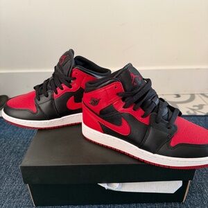 Air Jordan 1 Mid